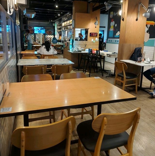Hungry Nerd Steak & Pasta @ ราชเทวี