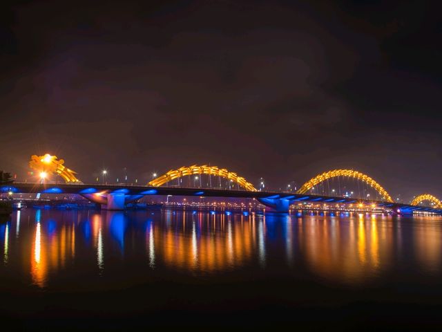 สะพานมังกร (Dragon Bridge)
