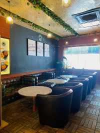  Al Khatiri Kofee: Cozy Vibes and Comforting Chicken Porridge! 