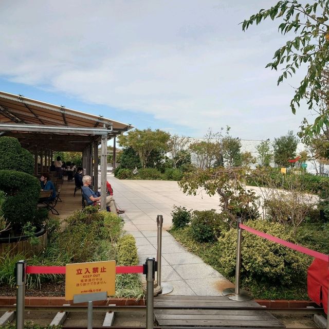 JR博多駅ビルの屋上展望台「つばめの杜ひろば」