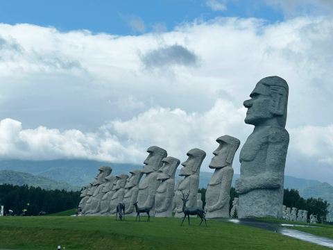北海道札幌南部真駒內滝野霊園：摩艾石像🗿、巨石陣、頭大佛、水上庭園