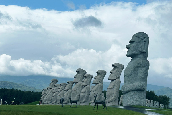 北海道札幌南部真駒內滝野霊園：摩艾石像🗿、巨石陣、頭大佛、水上庭園