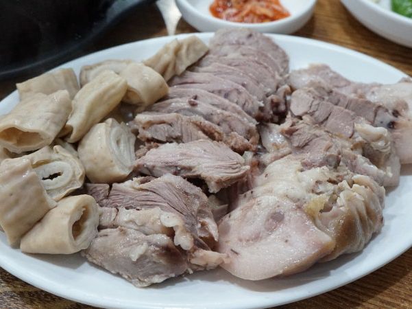 추운 겨울엔 뜨끈한 순대국밥 맛집