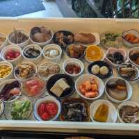 【日本・大阪🇯🇵】小鉢が食べ放題！コスパ最強レストラン