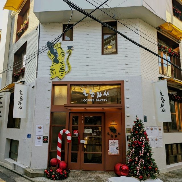 小さなカフェもクリスマスムード🎄