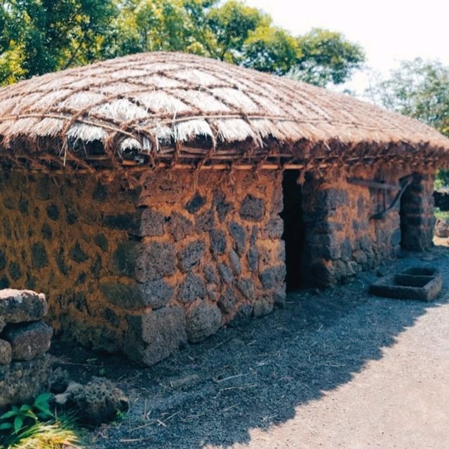 JEJU FOLK VILLAGE.
