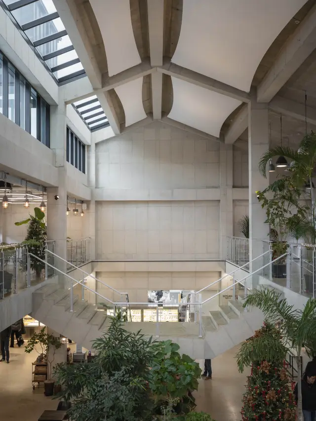 Sensory Architectural Art: A Grand Bakery Cafe 'Husk Mill'