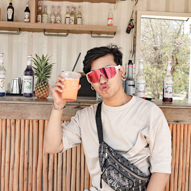 Tumlay Cafe and Bar 