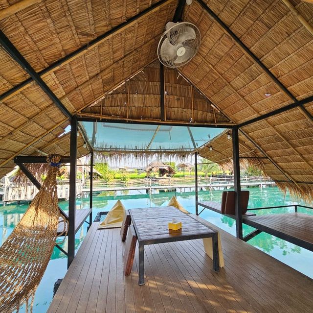 กัดรังแลนด์ Fishing café & Restaurant เ