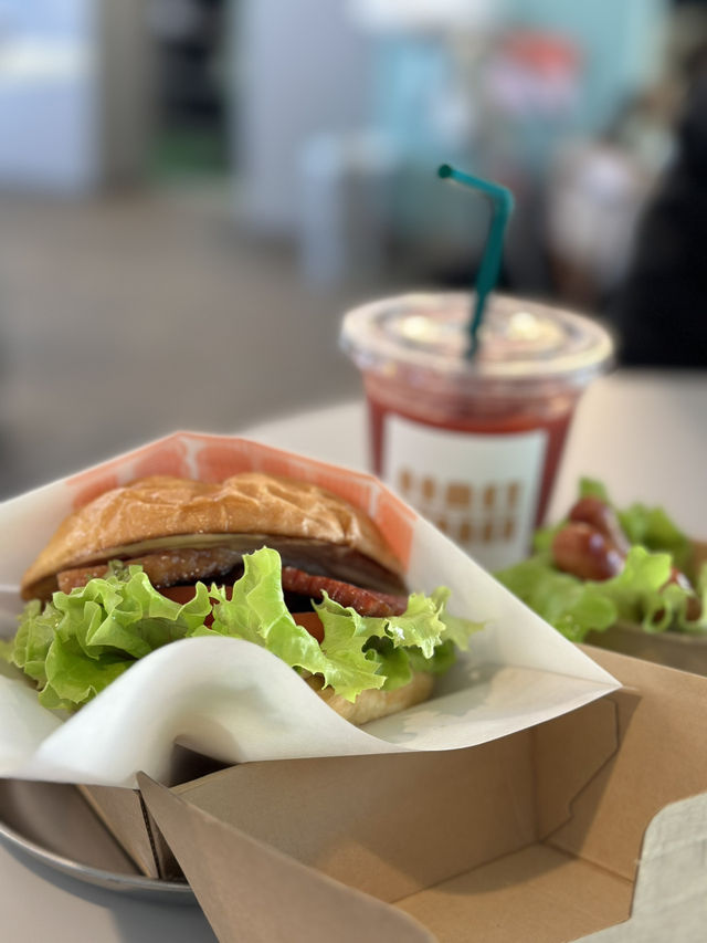 【栃木×鬼怒川】栃木和牛100%  栃木が丸ごと味わえる絶品バーガー