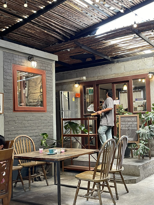 Cheeva cafe (ชีวาคาเฟ่❤️)