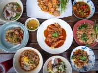 ร้านอาหารตามสั่งข้างทาง แต่รสชาติระดับภัตตาคาร