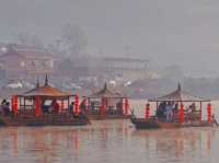 “บ้านรักไทย” ล่องเรือจิบชาเคล้าหมอกยามเช้า