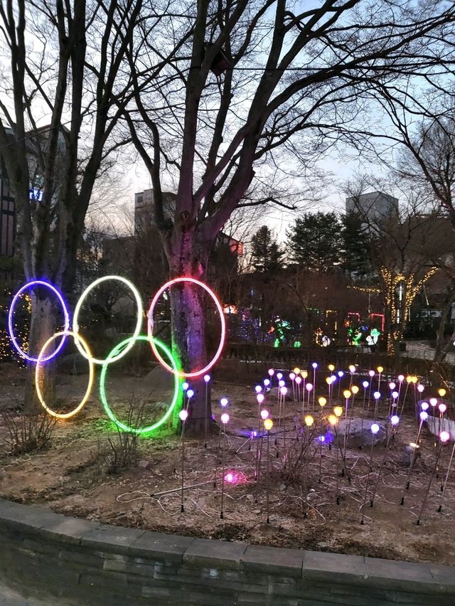 태백눈꽃축제가 열리는 태백의 중심지 황지연못