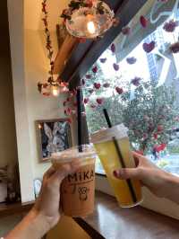 คาเฟ่ Mika bakehouse&coffee เอกมัย