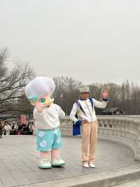 We met Labubu in real life?!