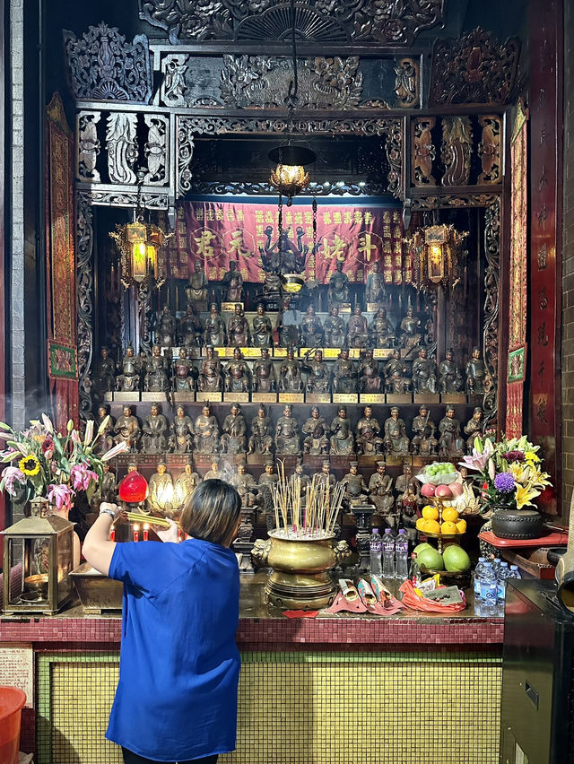 มาวัดเก่าแก่เลื่องชื่อเรื่องขอพรในฮ่องกงกัน🕯️