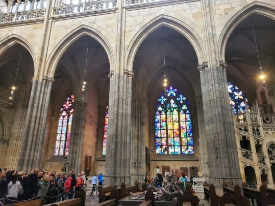 🇨🇿プラハ] 聖ヴィート大聖堂 — 歴史と美しいステンドグラスが彩る