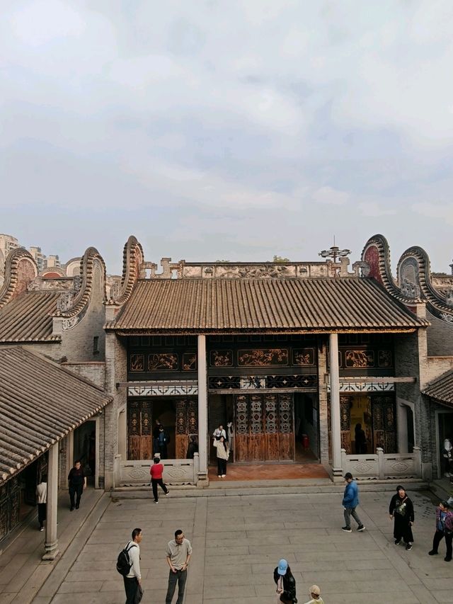 Exploring Tradition at Foshan Ancestral Temple: A Journey Through Time