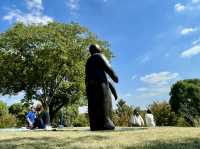 【上海・闵行文化公園】青い建物と池が印象的