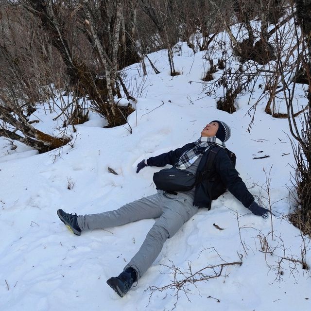 Frozen Wonderland: Huanglong's Winter Symphony