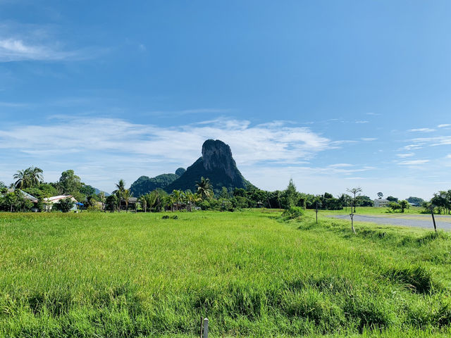 ลานนา วอเตอร์ไซด์ – วิวเขาอกทะลุ บรรยากาศดีๆ