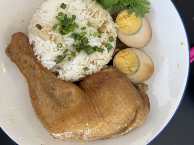 ปังตงไก่ ข้าวมันไก่สุดอร่อย