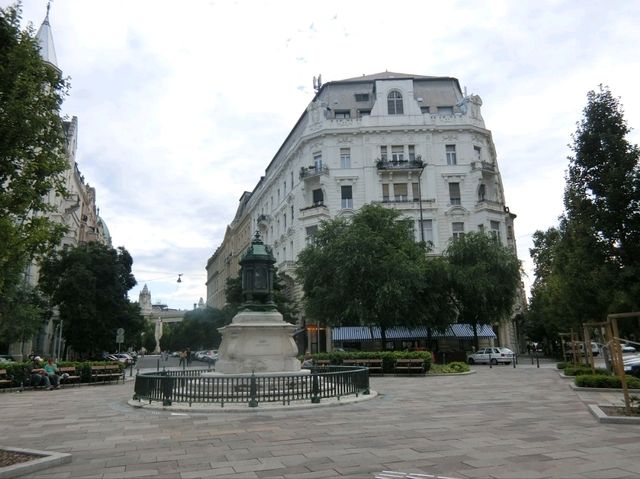 【ブダペスト】癒しの広場 Liberty Square 