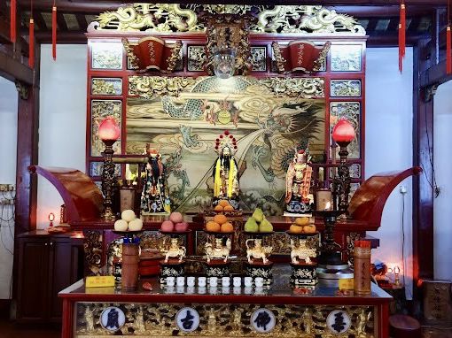 Johor Ancient Temple: Time Travel, Tiger Whispers & Legendary Laksa" 🐯🍜
