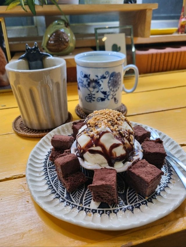 부산대 앞 감성카페 'AGAMI'