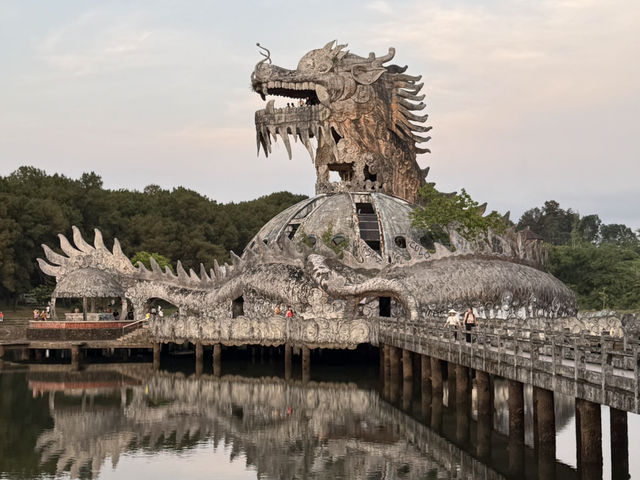 Hue by Night – A Magical Mix of Serenity and Mystery