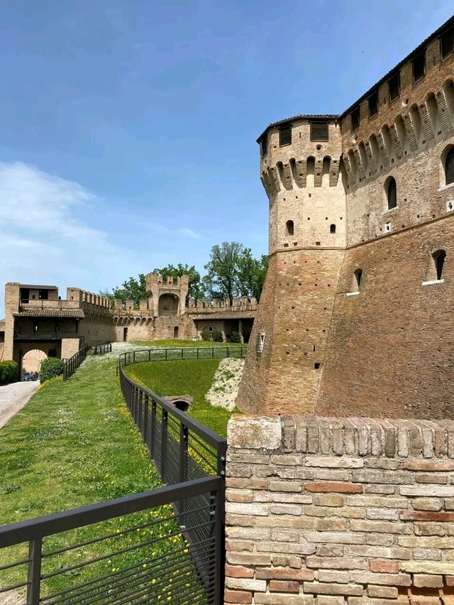 A Timeless Romance: Castello di Gradara’s Medieval Magic