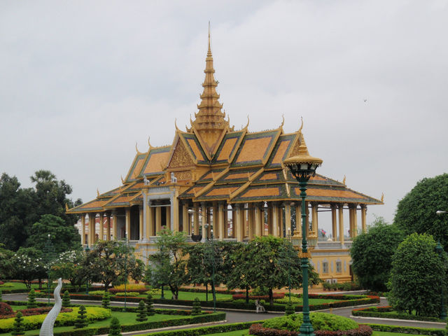 A Quiet Day at the Royal Palace 