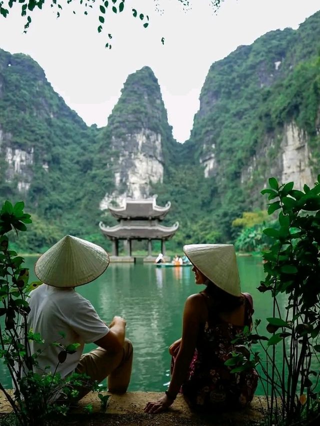 Vietnam – A Captivating Tapestry of Culture, Nature, and Flavor