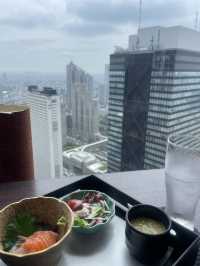 西新宿50樓的雲端午餐🍱視覺味覺與心靈的三重享受