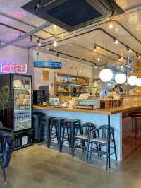 【沖縄】恩納村 ビーチへ行く前に断面萌えのサンドイッチを