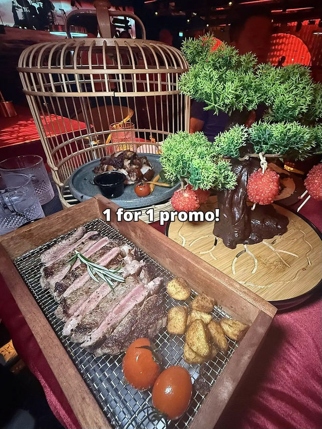 good food w live music😚