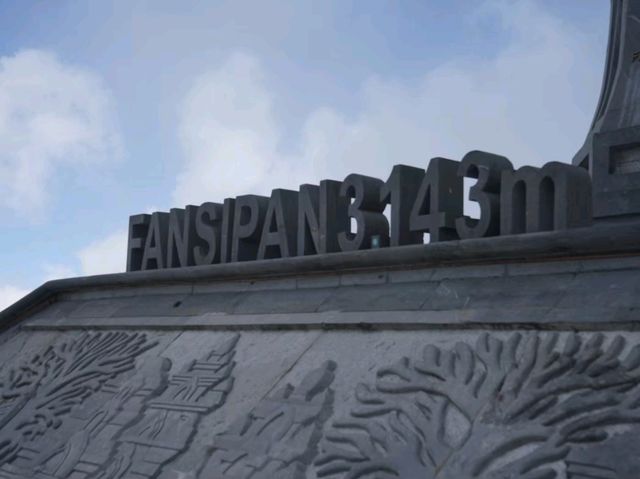 Fansipan 3,143 m หลังคาแห่งอินโดจีน