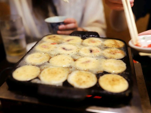 [🇯🇵広島] 自分の好みに合わせて楽しめる！「串八（クシハチ）」のたこ焼きと多彩な串焼きメニュー