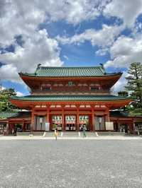 Kyoto Slow Stroll — Feel the Breeze and Culture of the Ancient Capital 🌿⛩️