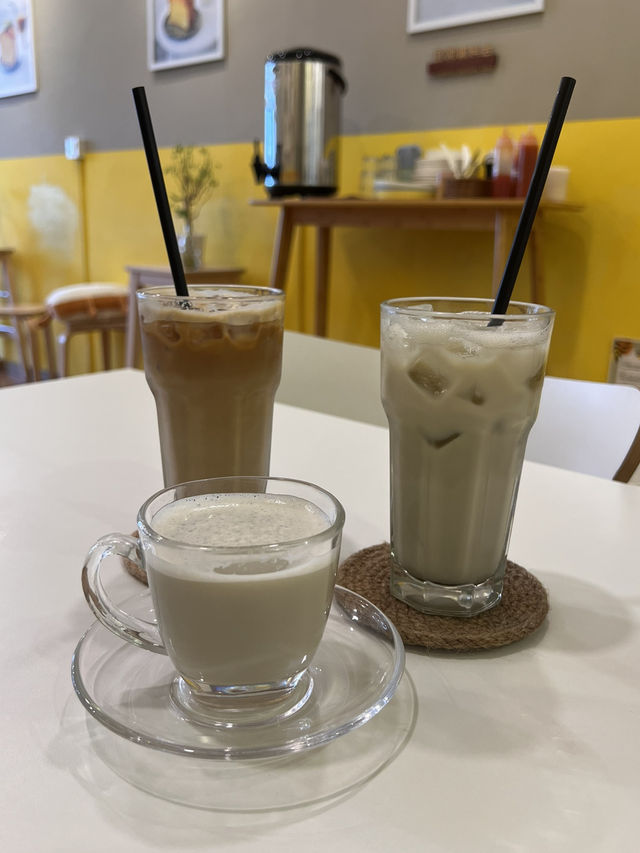 Woke Up Early Just for This Breakfast — Worth Every Bite!