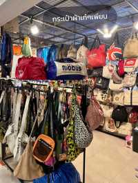 รีวิวตึกแดง จตุจักร แหล่งรวมของวินเทจ 