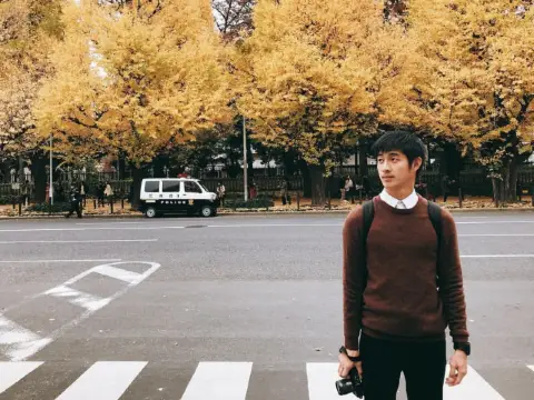 🍁 東京的秋天，把金黃鋪滿了整條街道。