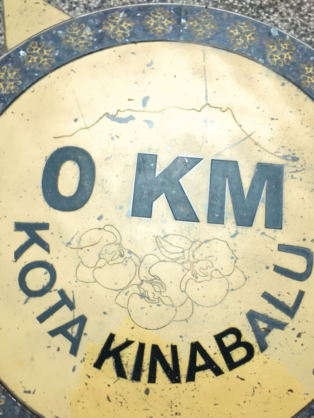 A Flavorful & Artistic Escape – Gaya Street, Kota Kinabalu on a Budget