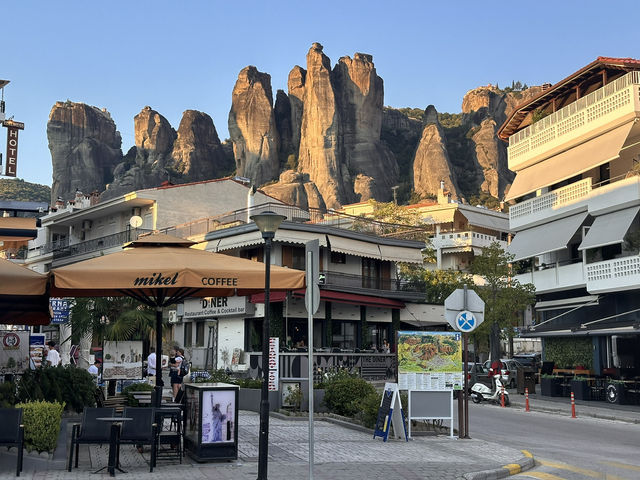 【メテオラ｜天空の修道院と絶景に圧倒される！ギリシャの世界遺産】