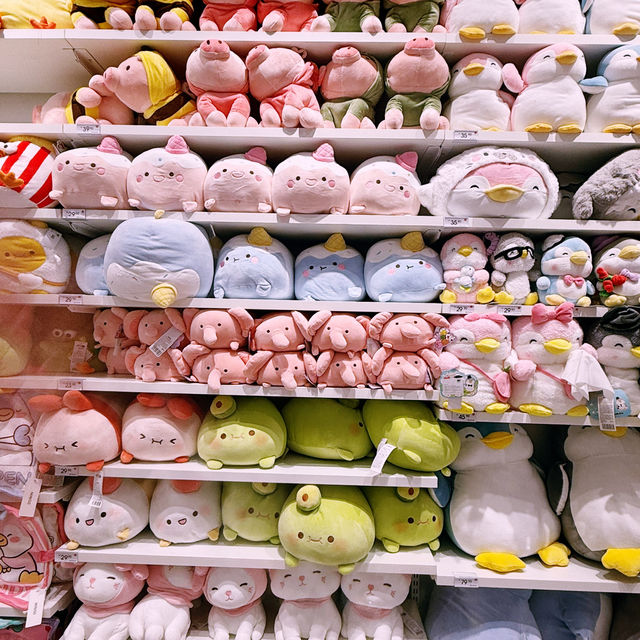 MINISO Magic in Toppen: Disney, Sanrio & So much Crayon Shinchan! 