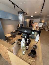 SHARK COFFEE Tokyo, Organic Brews with a Playful Bite