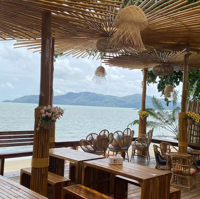 คาเฟ่ใหม่ @หาดปากบารา จังหวัดสตูล