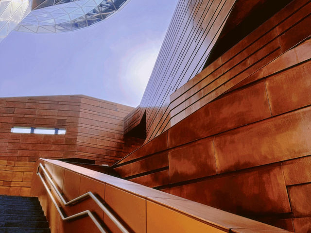 Shanghai World Expo Museum: Where Memories and Architecture Meet! 🇨🇳📸