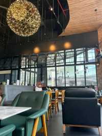 Cafe Le Phenix Gateway